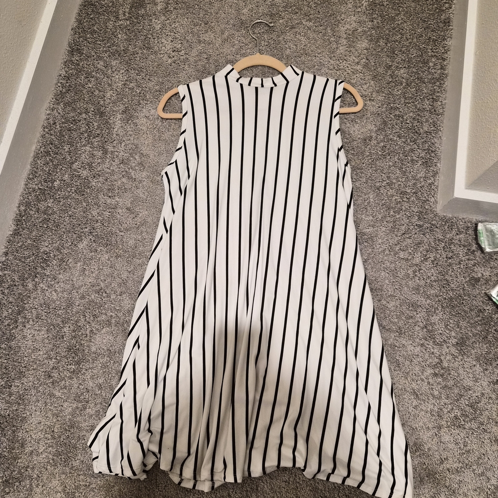 Discreet Black and White Striped Midi Dress